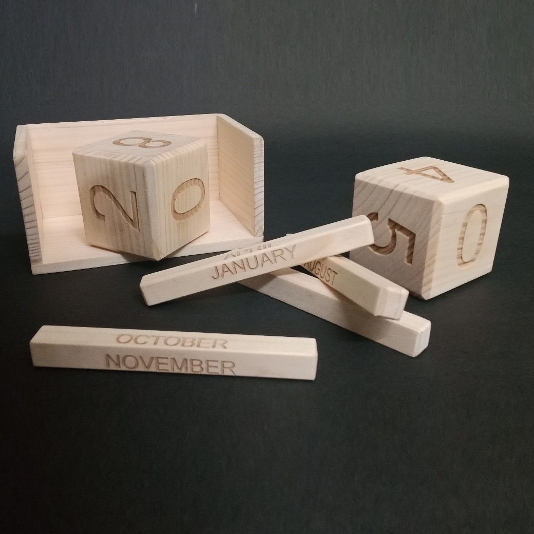 Calendar Adjustable Day and Month Pinewood Table Top (5)