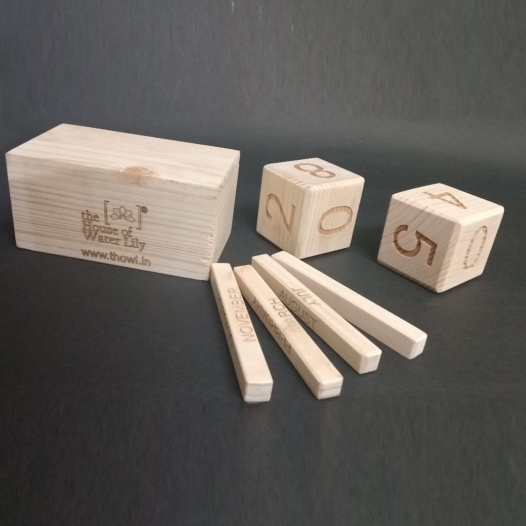 Calendar Adjustable Day and Month Pinewood Table Top (6)